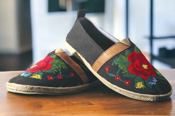 Espadrilles, embroidered PUNTO DE CRUZ - NEGRO
