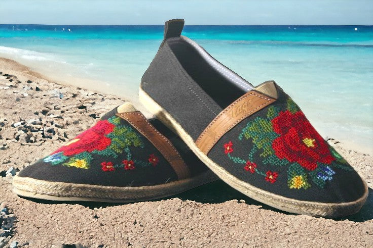 Espadrilles, embroidered PUNTO DE CRUZ - NEGRO